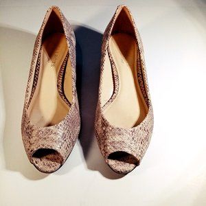 Talbots Women's Tan Leather Snake Skin Flats-Sz 8